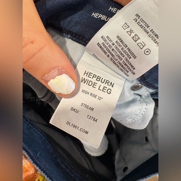 LIKE NEW- DL1961-Hepburn Wide-leg High-rise Jeans In Stream - Picture 11 of 13